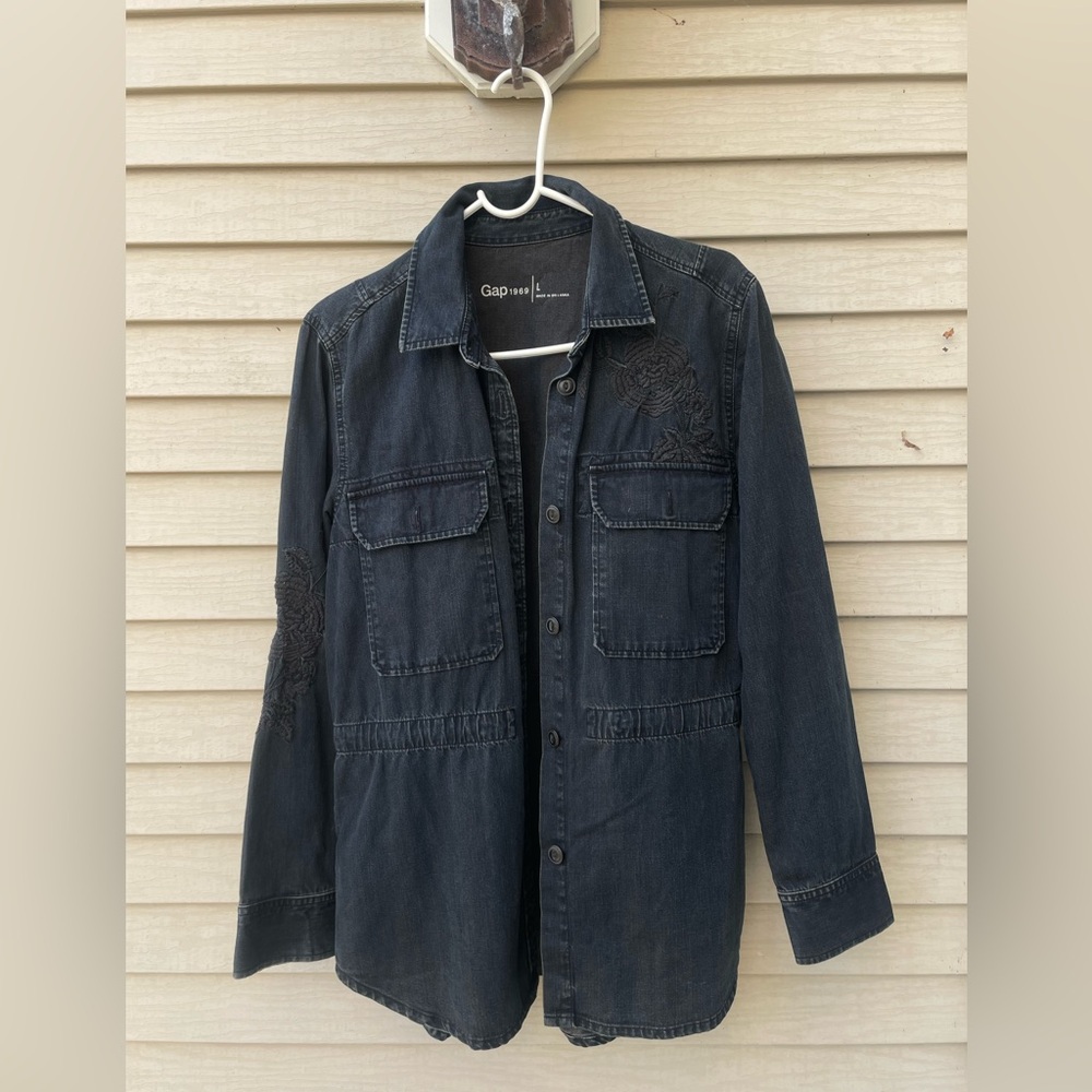 Gap 1969 black embroidered denim shirt jacket